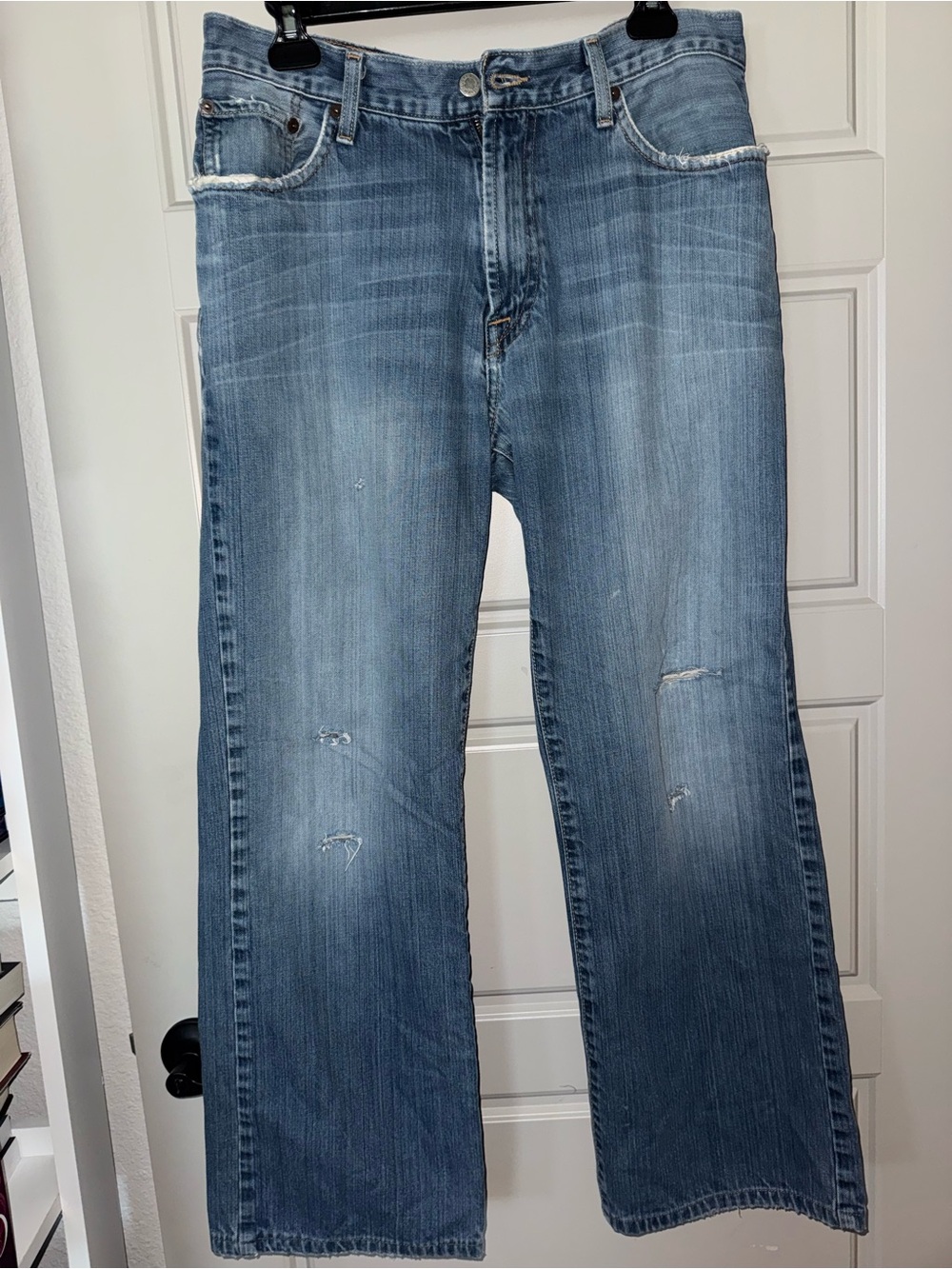 Lucky Brand Missy’s Light Blue bootcut Distressed Jeans